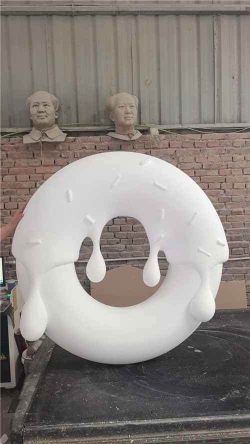 泡沫雕塑